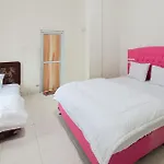 OYO 90942 Kost Syari\'ah Panam