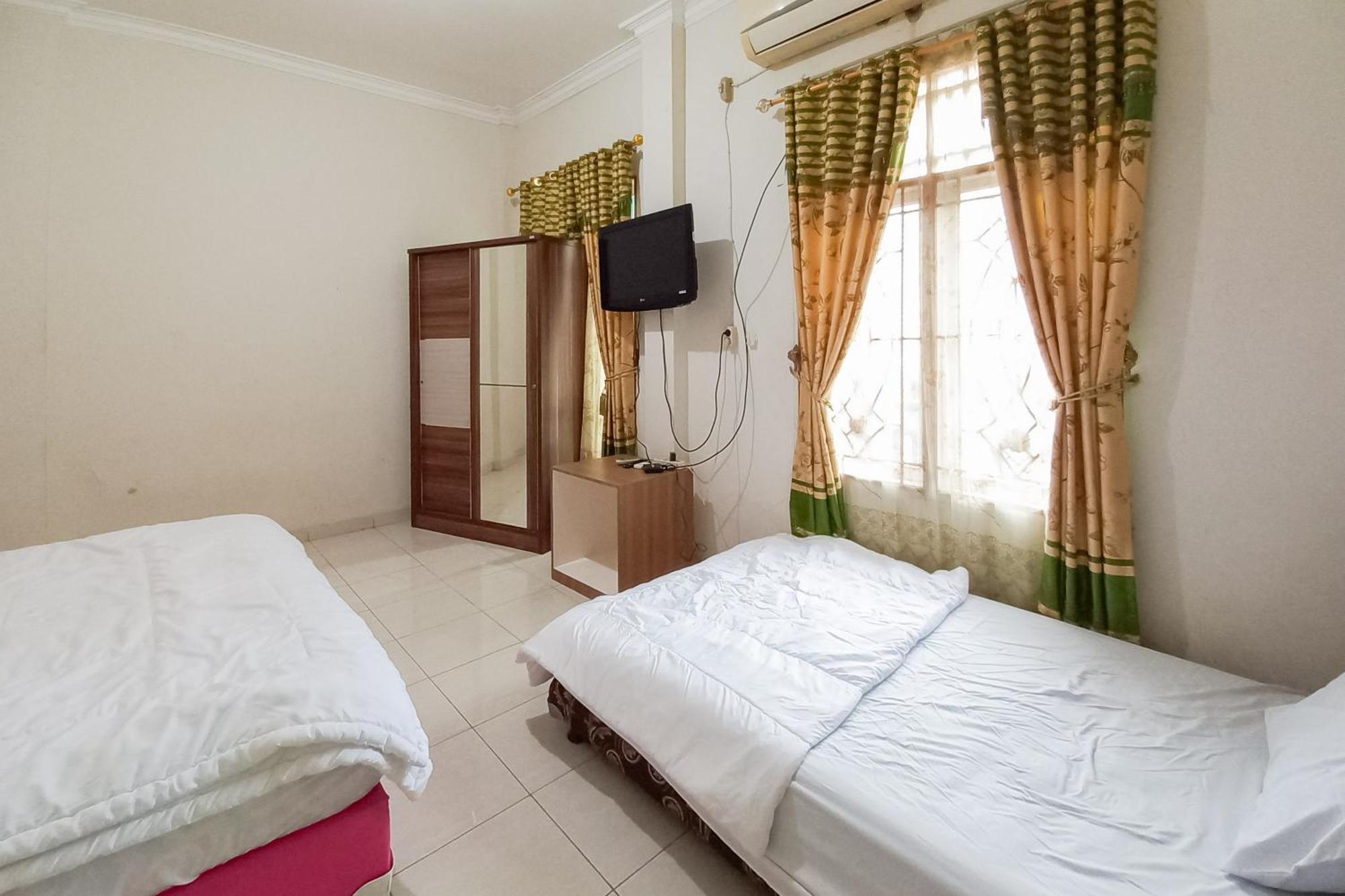 Oyo 90942 Kost Syari'ah Panam 2* Pekanbaru