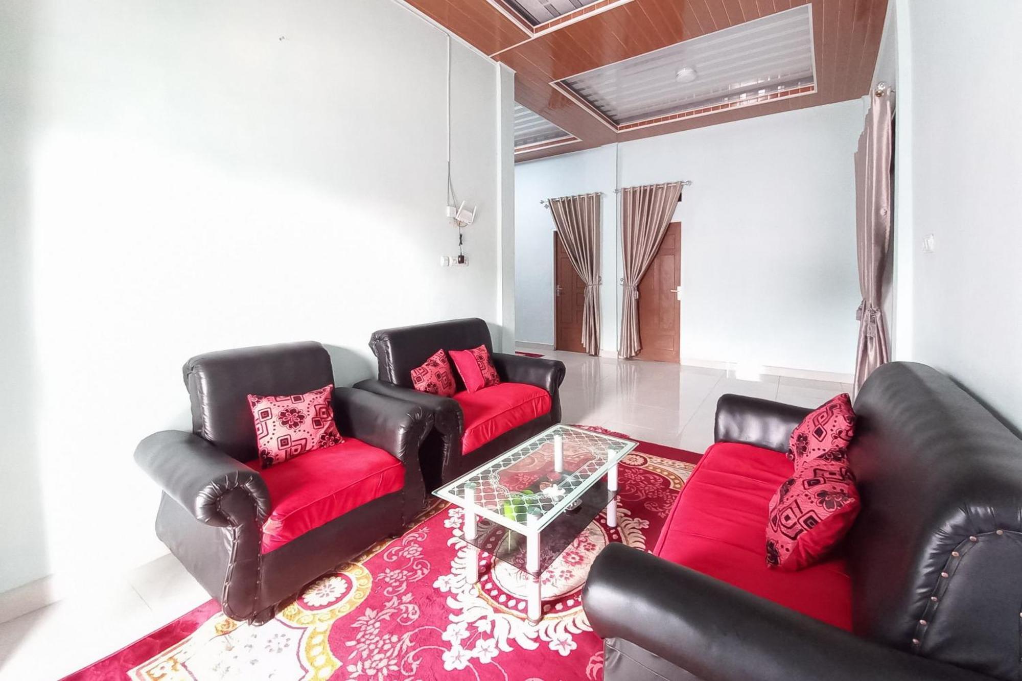 Oyo 90942 Kost Syari'ah Panam Hotel Pekanbaru